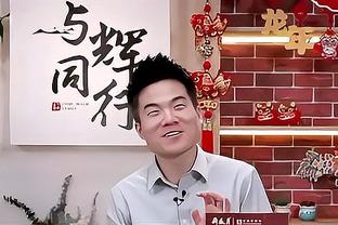 曼晚：安东尼回归训练，滕哈赫与他进行了亲切的交流